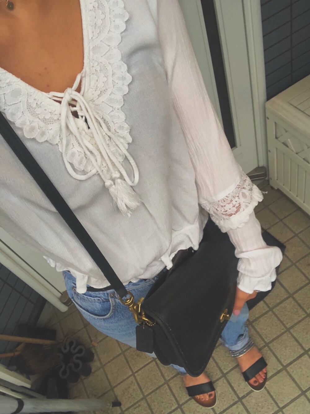 「FOREVER 21のアイテム（シャツ/ブラウス、ホワイト系）」を使った、mmm_yさん（レディース・167cm）の夏コーディネートの1枚目の写真
