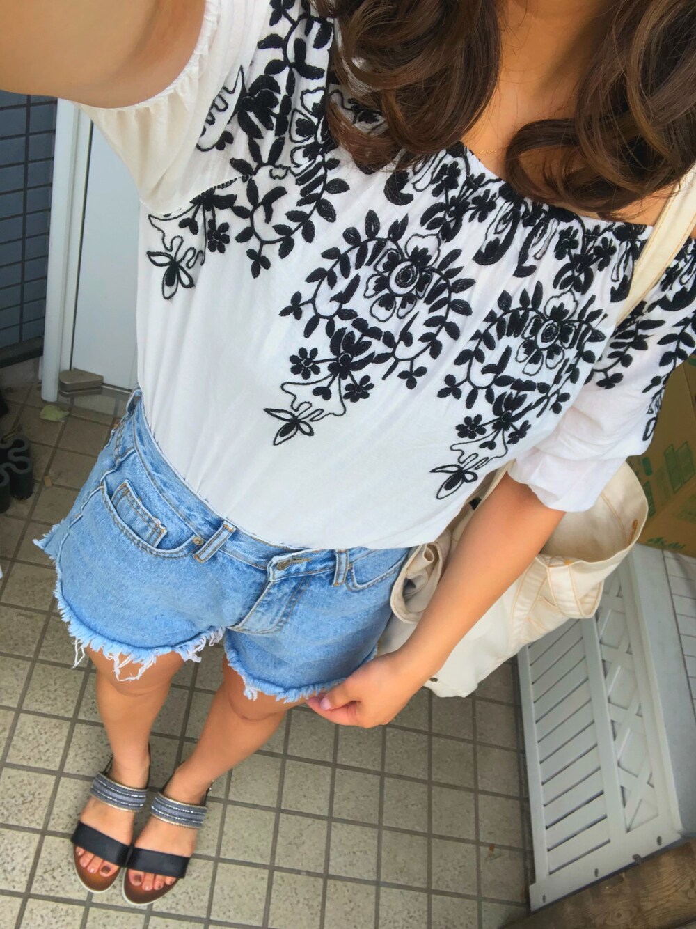 「Chille anapのアイテム（Tシャツ/カットソー、ホワイト系）」を使った、mmm_yさん（レディース・167cm）の夏コーディネートの1枚目の写真