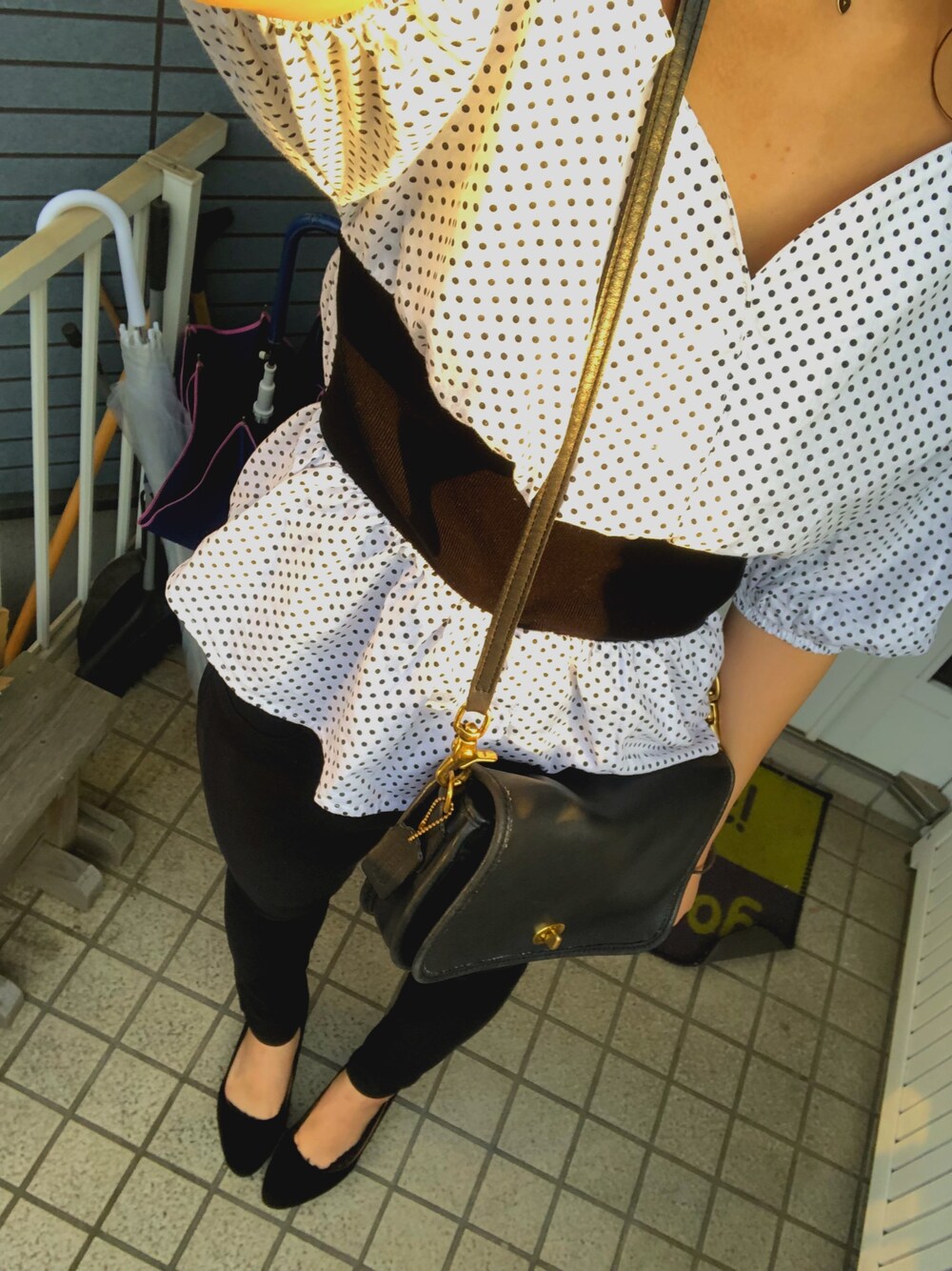 「MURUAのアイテム（シャツ/ブラウス、ホワイト系）」を使った、mmm_yさん（レディース・167cm）の夏コーディネートの1枚目の写真