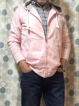 ピンク系のアイテムを使った ジップアップパーカー のメンズ人気ファッションコーディネート Wear