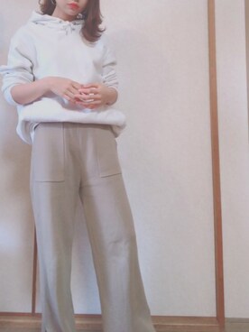「UNIQLO（ユニクロ）のビッグスウェットプルパーカ（長袖）（パーカー、ホワイト系）」を使った、45さん（レディース）の春コーディネート
