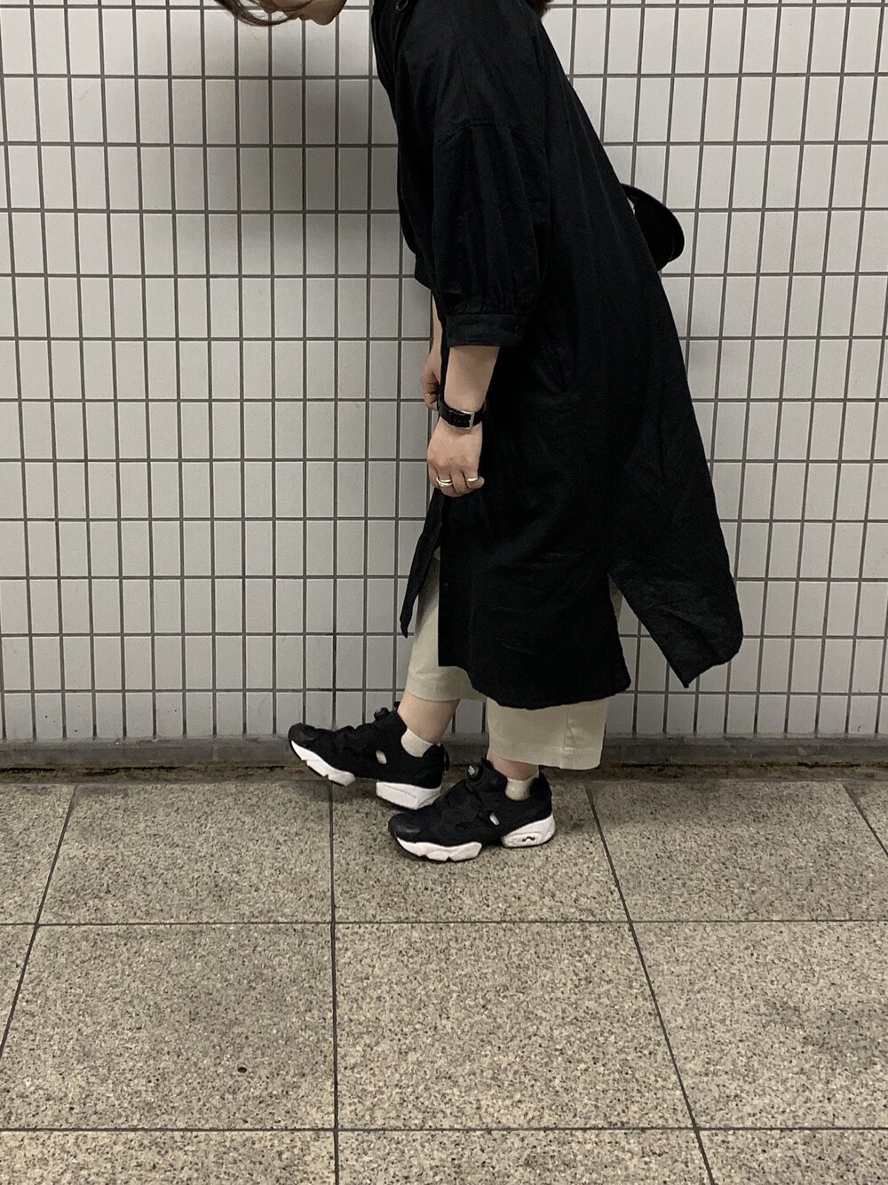 「TANDEY、APC、ポンプフューリー、オローネ、休日と詩、PHILIPPE AUDIBERT、ハーフムーンバック、ISSEY MIYAKE、イッセイミヤケ」｜「TANDEYのアイテム（シャツワンピース、ブラック系）」を使った、mn__tさん（レディース・156cm）の夏コーディネートの1枚目の写真