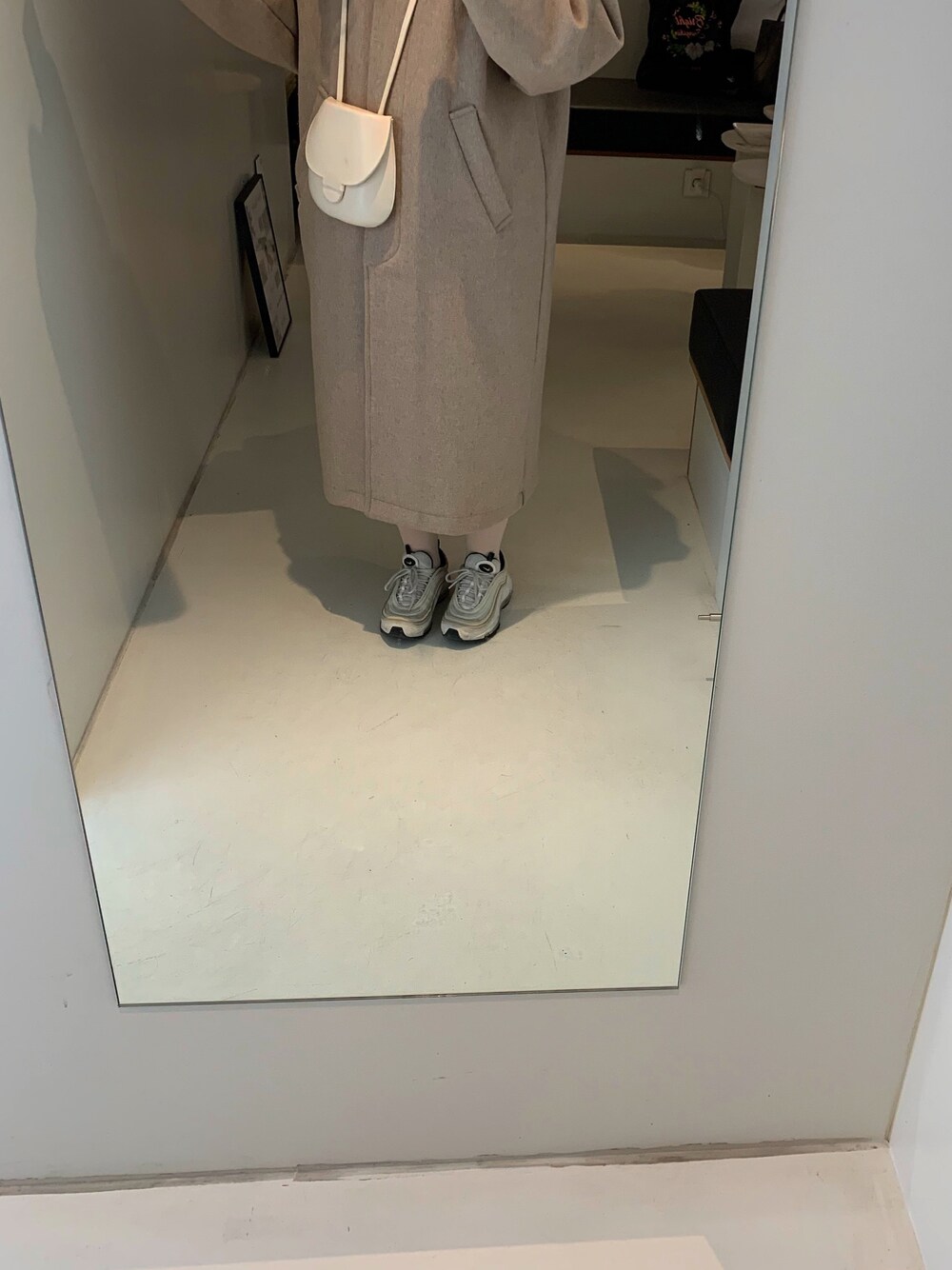 「ain、韓国ファッション、韓国好きな人と繋がりたい、韓国ブランド、韓国コーデ」｜「NIKEのアイテム（スニーカー、ベージュ系）」を使った、mn__tさん（レディース・156cm）の夏コーディネートの1枚目の写真
