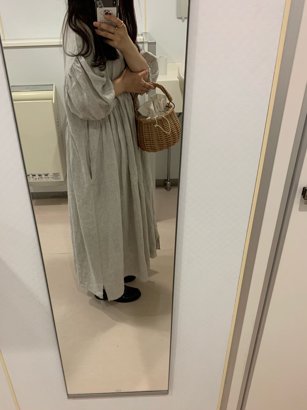 「TANDEY、オオカミとフクロウ、ローファー、かごバッグ、韓国ファッション、韓国好きな人と繋がりたい、韓国通販、ワンピース、リネンワンピース」｜「オオカミとフクロウのアイテム（ワンピース、ベージュ系）」を使った、mn__tさん（レディース・156cm）の夏コーディネートの1枚目の写真