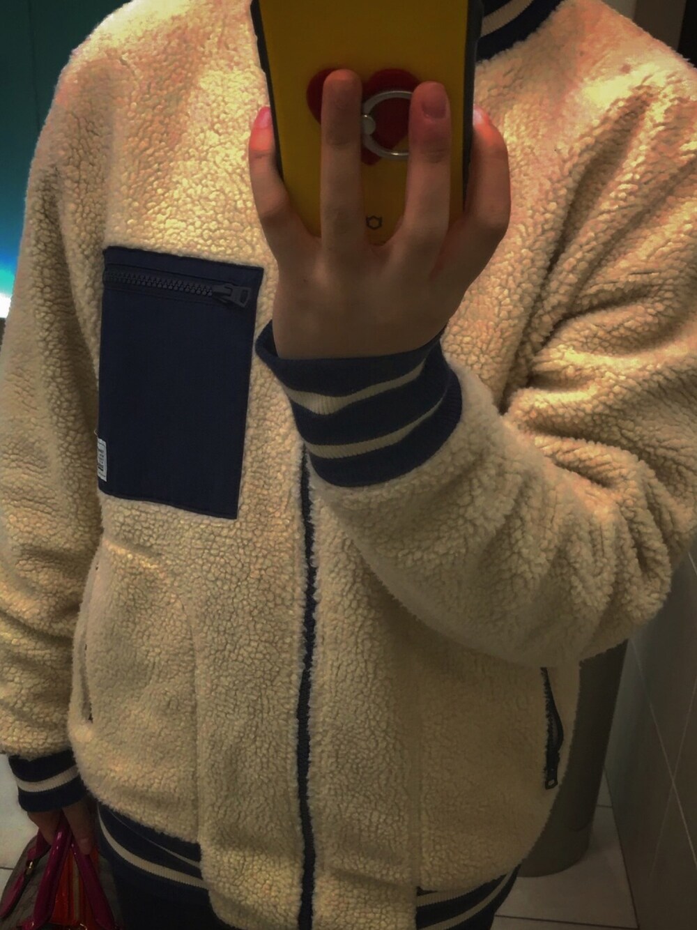 「冬、もこもこ、ボアジャケット、ボア」｜「TOMMY HILFIGERのリバーシブルボアジップアップジャケット（その他アウター、ホワイト系）」を使った、Yoshinoさん（レディース・161cm）の冬コーディネートの1枚目の写真