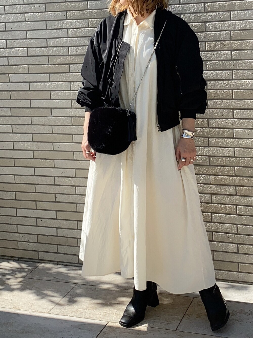 「シンプル、休日スタイル、着回しコーデ、プチプラ、MA1、大人かわいい、ワンピース、コーデュロイ、ブーツ、おしゃれさんと繋がりたい」｜「niko and...の21Ｗコーデュロイフレアワンピース（ワンピース、ホワイト系）」を使った、ナナさん（レディース・156cm）の秋コーディネートの1枚目の写真