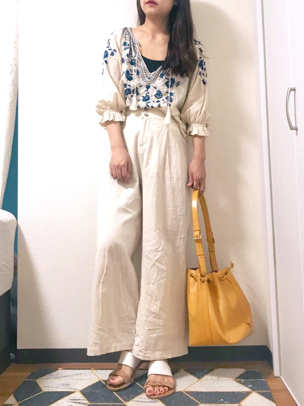 「秋コーデ、刺繍ブラウス、ホワイトコーデ」｜「no brandのアイテム（シャツ/ブラウス、ホワイト系）」を使った、❤テイ❤さん（レディース・160cm）の秋コーディネートの1枚目の写真