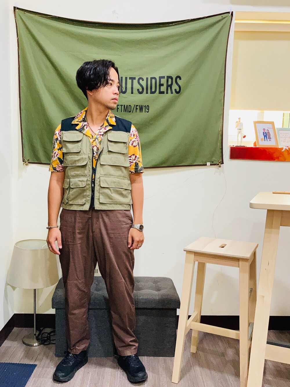「ootdtw、FLOWER FLOWER、UNIQLO U、HOKAONEONE」｜「VINTAGEのアイテム（ベスト、グリーン系）」を使った、Ú-Sêng Tânさん（メンズ・167cm）の夏コーディネートの1枚目の写真