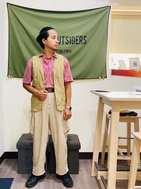 「SYNDRO（シンドロ）のアイテム（トップス）」を使った、Ú-Sêng Tânさん（メンズ・167cm）の秋コーディネート