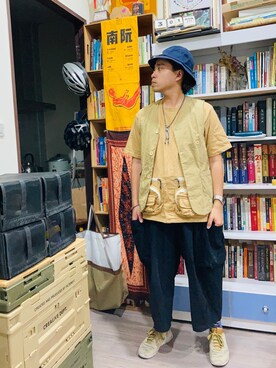 「SYNDRO（シンドロ）のアイテム（トップス）」を使った、Ú-Sêng Tânさん（メンズ・167cm）の春コーディネート