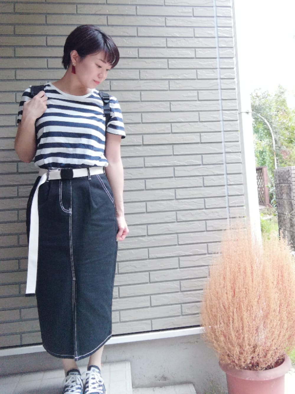 「ボーダートップス、無印良品、黒デニム、カジュアル、ラクチンコーデ、プチプラ、ootd、converse、太ボーダー、低身長」｜「無印良品のアイテム（Tシャツ/カットソー、ブルー系）」を使った、anrumi.さん（レディース・151cm）の秋コーディネートの1枚目の写真