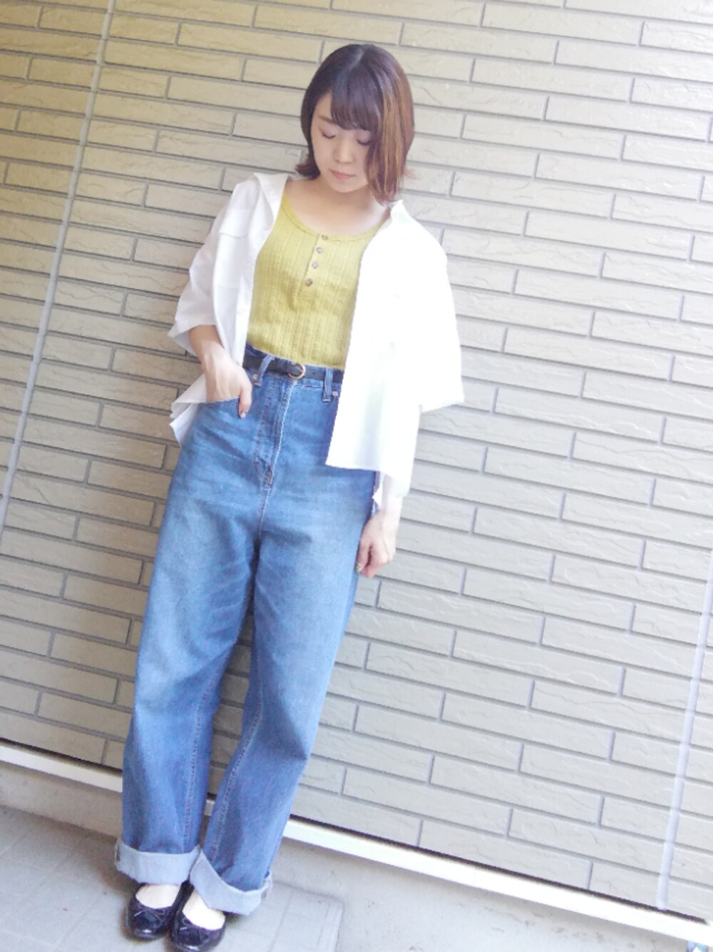 タンクトップを使った「レモンイエロー」のレディース人気ファッション