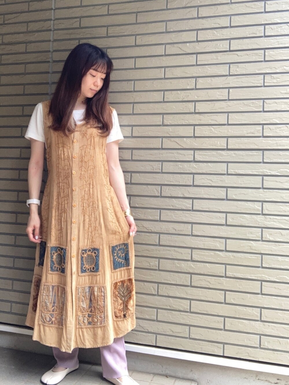 「春夏コーデ、初夏コーデ、低身長、低身長コーデ、古着、古着MIX、古着コーデ、エスニック、おでかけ、リラックススタイル」｜「USEDのアイテム（ワンピース、ブラウン系）」を使った、anrumi.さん（レディース・151cm）の夏コーディネートの1枚目の写真
