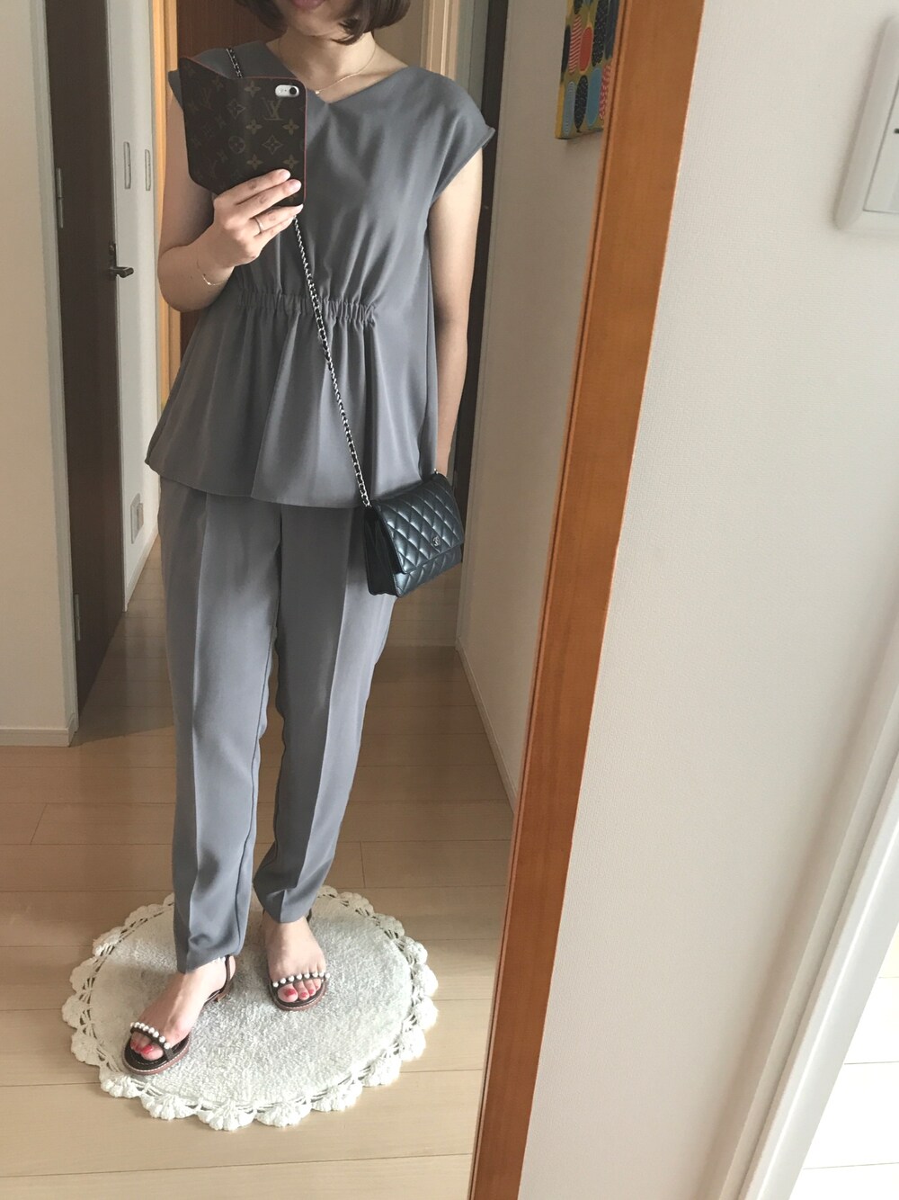 「ワントーンコーデ、オールインワン風、SLOBE IENA、TSURU by mariko oikawa、パールサンダル、IENA、休日スタイル、誕生日、ママコーデ」｜「SLOBE IENAのアイテム（オールインワン・サロペット、グレー系）」を使った、リンゴさん（レディース・159cm）の夏コーディネートの1枚目の写真