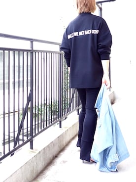 「バックプリント」｜「アイテム（ジャケット/アウター）」を使った、水無川ミワさん（レディース・156cm）の秋コーディネート