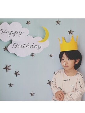 「Tinycottonsのアイテム（Tシャツ/カットソー、ホワイト系）」を使った、iorinrinさん（キッズ）の冬コーディネート