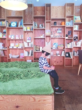 「BOBO CHOSES（ボボショーズ）のアイテム（シャツ/ブラウス、ブルー系）」を使った、iorinrinさん（キッズ）の夏コーディネート