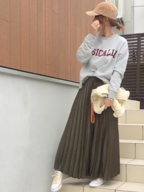 プリーツスカートで女子度アップ