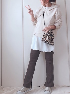 「Leja（レジャ）のアイテム（トップス）」を使った、♥︎ 𝕃𝕆𝕍𝔼 ♥︎さん（レディース・163cm）の秋コーディネート