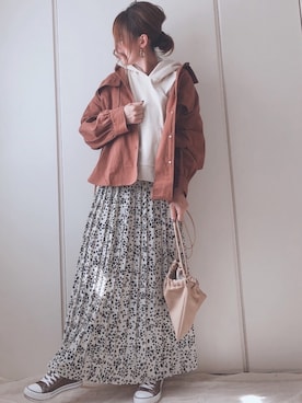 「Leja（レジャ）のアイテム（トップス）」を使った、♥︎ 𝕃𝕆𝕍𝔼 ♥︎さん（レディース・163cm）の秋コーディネート