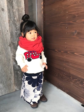 「アイテム（ストール/ショール）」を使った、antiquatoy  officialさん（キッズ・90cm）の冬コーディネート