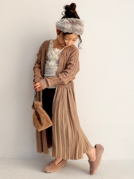 「アイテム（タンクトップ、グレー系）」を使った、antiquatoy  officialさん（キッズ・110cm）の冬コーディネート