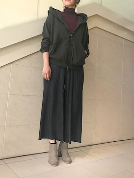 「プリーツ」｜「アイテム（マウンテンパーカー）」を使った、ayanoさん（レディース・171cm）の夏コーディネート