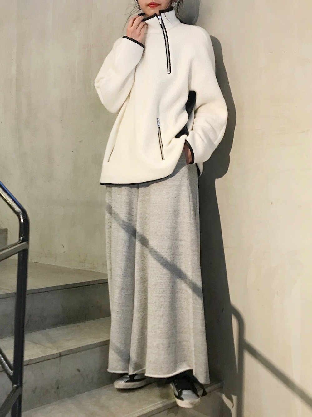 「カジュアルコーデ、ootd、秋冬、ラクチンコーデ、ゆるコーデ、オーバーサイズ、ワイドパンツ、韓国ファッション、B2nd」｜「JCMLのアイテム（トップス、ホワイト系）」を使った、ayanoさん（レディース・171cm）の秋コーディネートの1枚目の写真