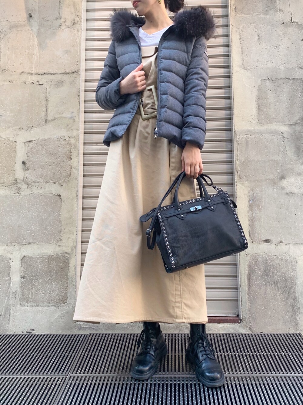 「秋のコーデ、カジュアルコーデ、オトナ女子、スタッフセンバツ、TATRAS、タトラス、ワンピース、B2nd、高身長女子」｜「TATRASのTATRAS（タトラス）B'2nd別注ISERA/イセラ/ダウンコート/ダウンジャケット/ショートダウン（ダウンジャケット/コート、グレー系）」を使った、ayanoさん（レディース・171cm）の秋コーディネートの1枚目の写真