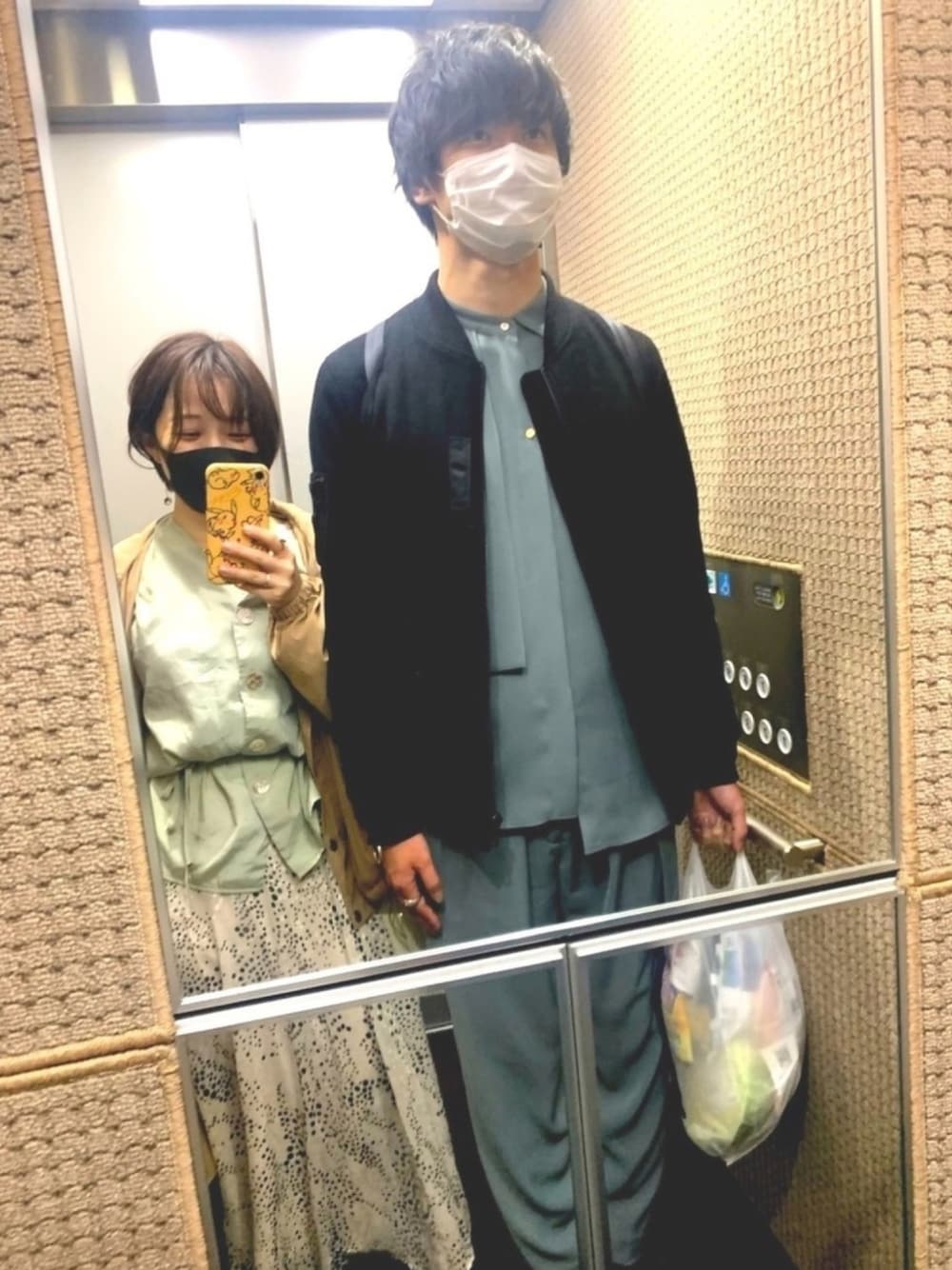 「春コーデ、大人カジュアル、パステル映える春、セットアップ、パステルカラー、カップル、消えそうな色コーデ、ドットスカート」｜「CULLNIの2020春夏　アシンメトリーラペルシャツ（シャツ/ブラウス、ブルー系）」を使った、きくさん（レディース・157cm）の春コーディネートの1枚目の写真