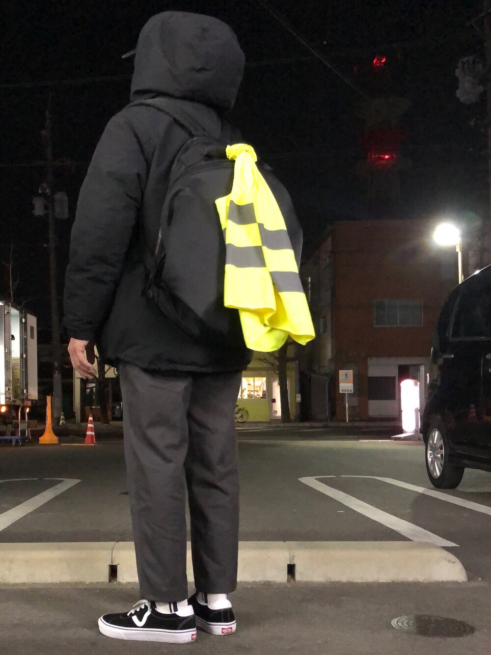 「シンプルコーデ、冬コーデ、今日のコーデ、スニーカー、ストリート、オトナカジュアル、キャップ、VANS」｜「niko and...のアイテム（マウンテンパーカー、ブラック系）」を使った、🇧🇷TIAGO🇯🇵さん（メンズ・165cm）の冬コーディネートの1枚目の写真