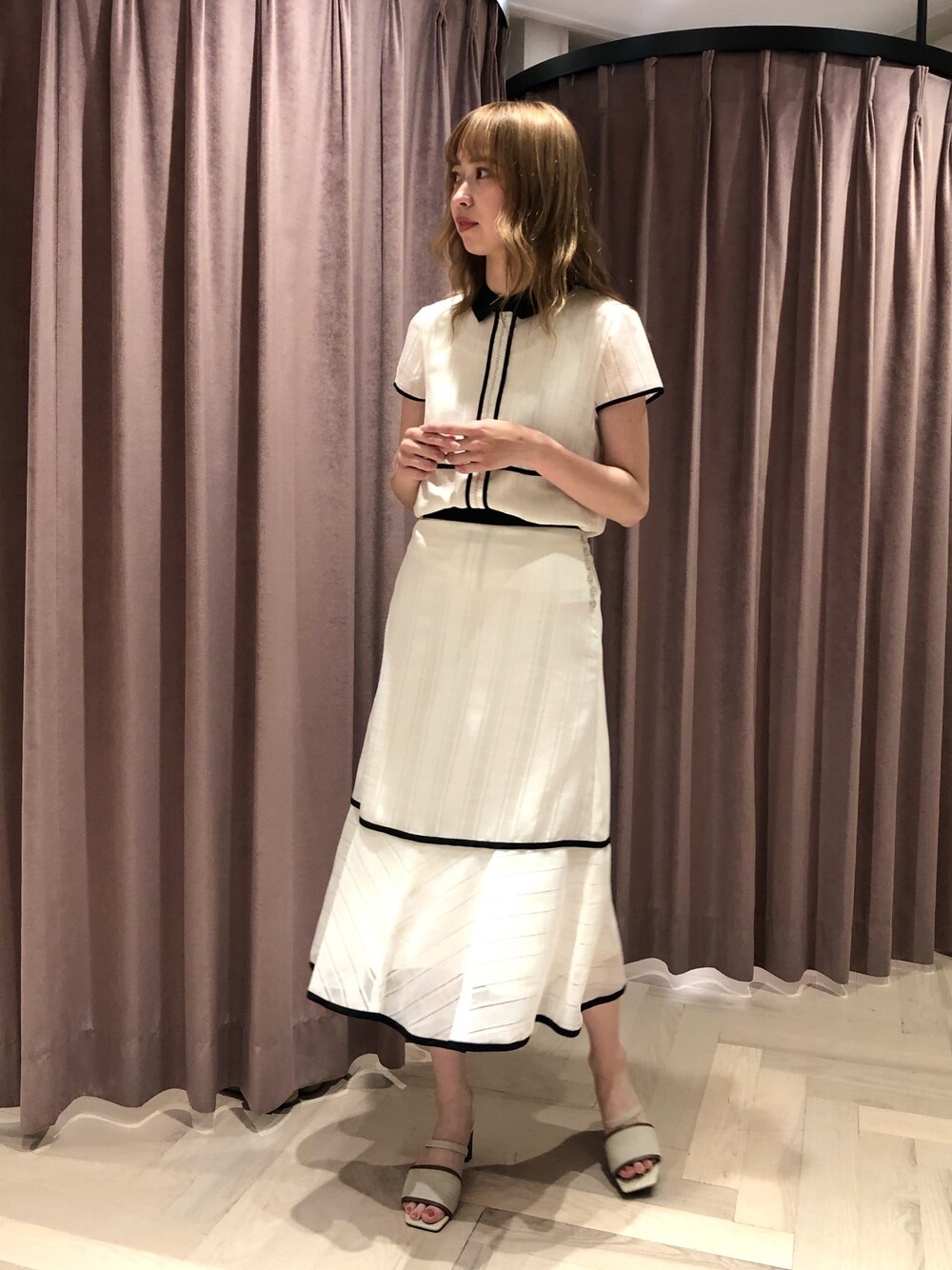 JILL STUART（ジルスチュアート）の「◇《Endy ROBE》ルビー襟付  