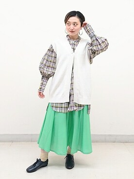 シャツ ブラウスを使った 緑スカート の人気ファッションコーディネート Wear