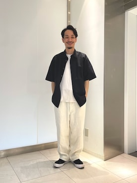 「URBAN RESEARCH（アーバンリサーチ）のコットン/リヨセルタイプライターシャツ（シャツ/ブラウス、ブラック系）」を使った、冷牟田 誠さん（メンズ・165cm）の春コーディネート