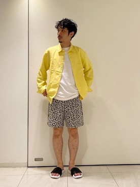 「URBAN RESEARCH Sonny Label（アーバンリサーチサニーレーベル）のCHILL SHORTS LEOPARD（その他パンツ、ベージュ系）」を使った、冷牟田 誠さん（メンズ・165cm）の夏コーディネート