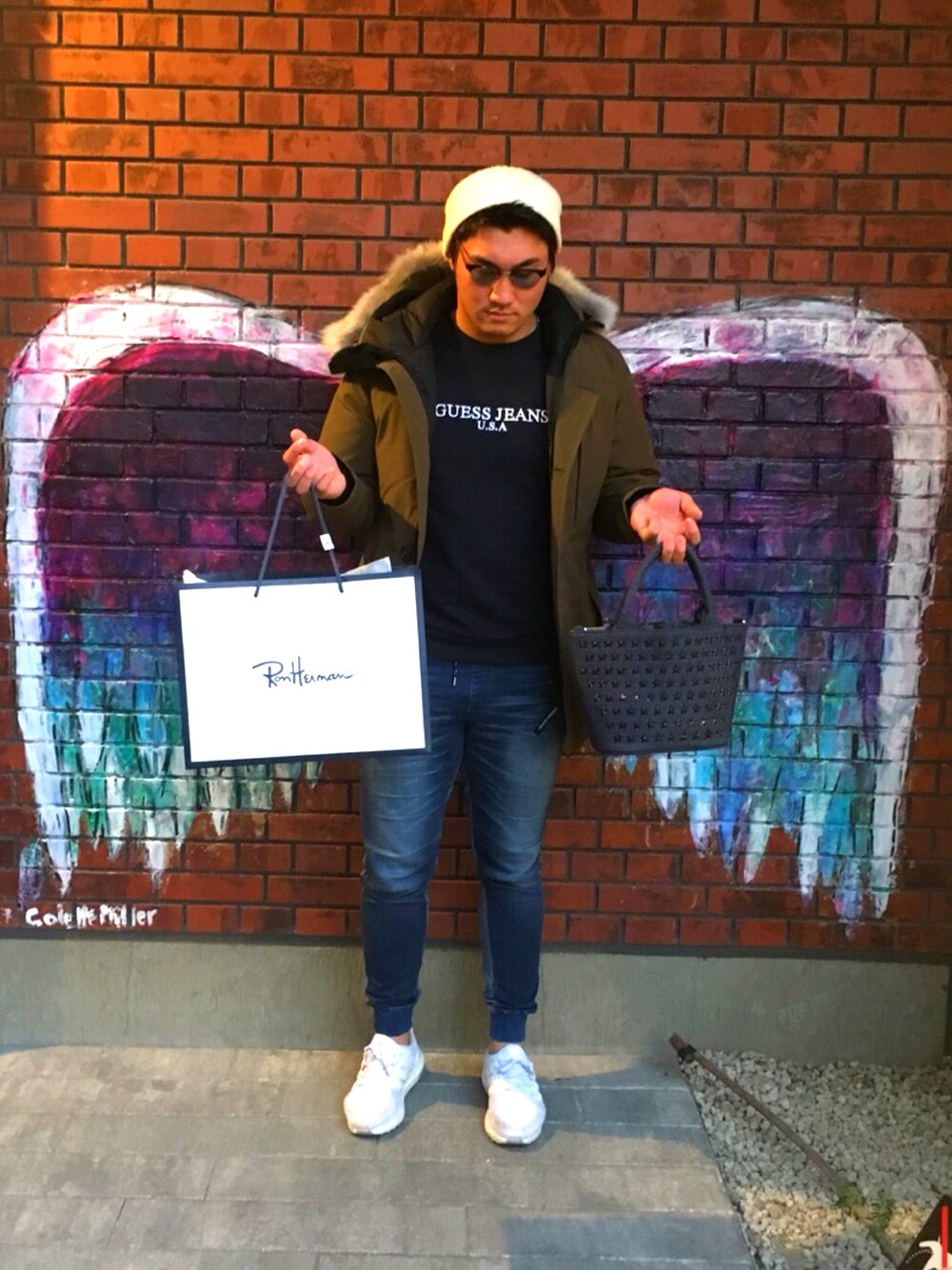 「シンプルコーデ、CANADA GOOSE、guess、adidas、adidas originals、ultra boost、BAYFLOW(BAYFLOW)、Diavel、無印良品」｜「無印良品のアイテム（ニットキャップ/ビーニー、ホワイト系）」を使った、Masaki Miyagiさん（メンズ・181cm）の冬コーディネートの1枚目の写真