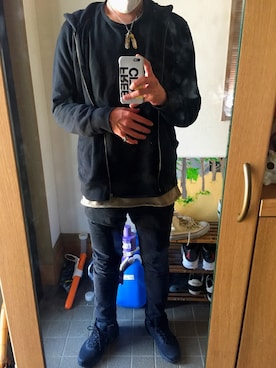 「アイテム（スマホケース/カバー、グレー系）」を使った、Nissyanさん（メンズ・180cm）の春コーディネート