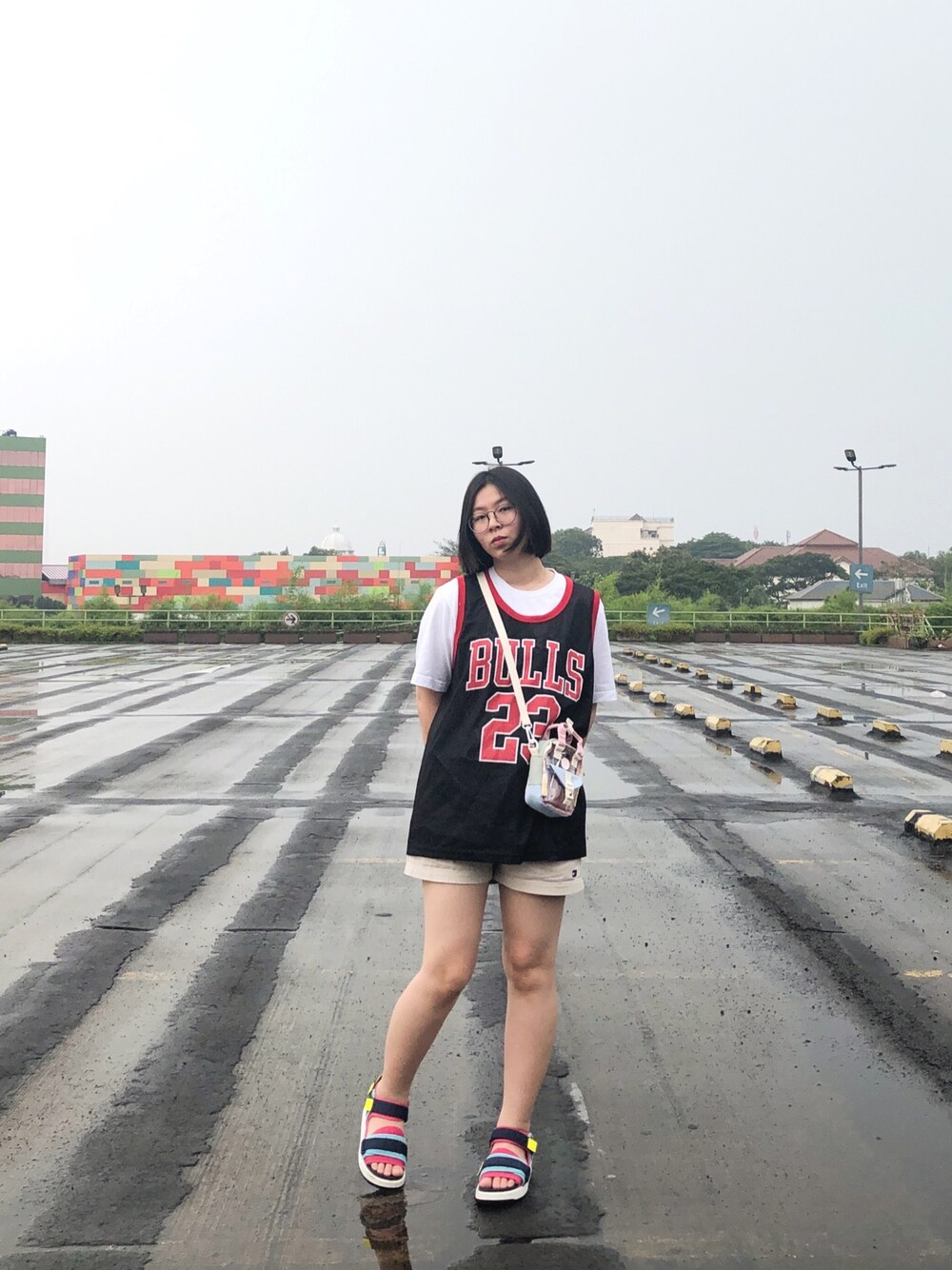 「sporty、casual」｜「Koreaのアイテム（ジャージ、ブラック系）」を使った、Meiさん（レディース・163cm）の夏コーディネートの1枚目の写真