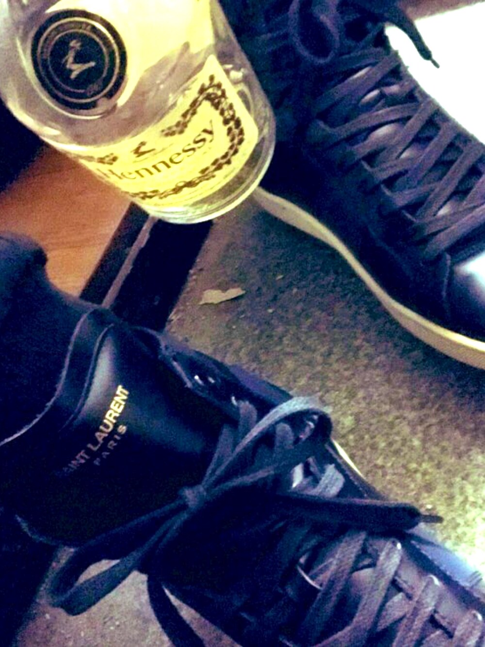 「黒、スニーカー、Saint Laurent、saint laurent paris、ハイブランド」｜「SAINT LAURENT PARISのアイテム（スニーカー、ブラック系）」を使った、Aasさん（メンズ・170cm）の春コーディネートの1枚目の写真