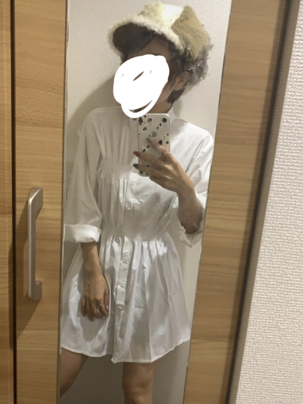 「秋コーデ、低身長コーデ、シャツワンピ、ブーツ、ファー小物、ぼうし」｜「NOZOMI ISHIGUROのアイテム（キャスケット、その他）」を使った、mさん（レディース・156cm）の秋コーディネートの1枚目の写真