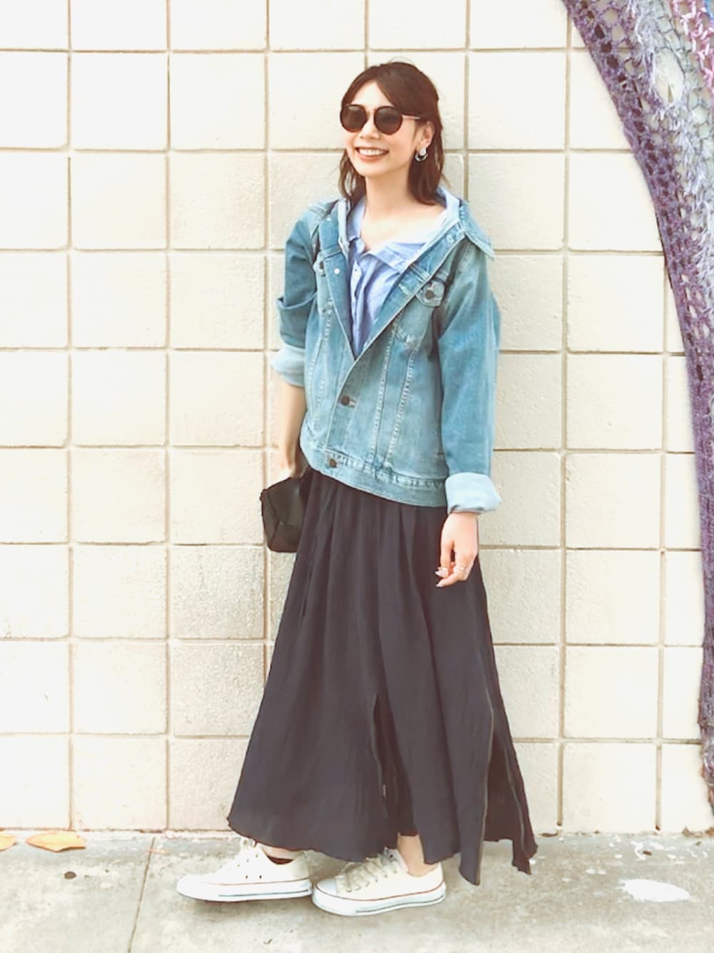 「LAYMEE、glamb、Gジャン、ストライプシャツ、ロングスカート、コンバース」｜「glambのAnton denim JKT（デニムジャケット、ブルー系）」を使った、ＭＩＣＨＩＲＵさん（レディース・162cm）の夏コーディネートの1枚目の写真