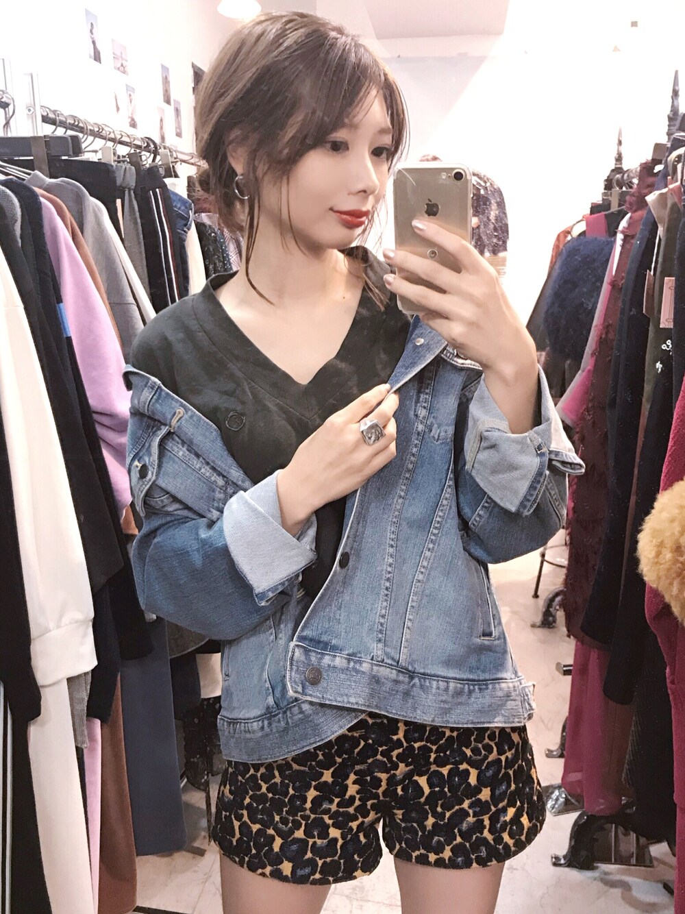 「秋服準備はじめました、glamb、LAYMEE、レオパード、Gジャン、抜き襟、シルバーアクセサリー」｜「glambのAnton denim JKT（デニムジャケット、ブルー系）」を使った、ＭＩＣＨＩＲＵさん（レディース・162cm）の秋コーディネートの1枚目の写真