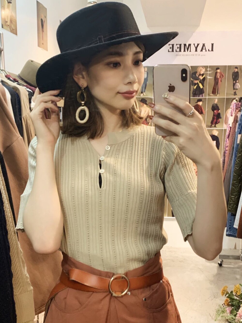 「LAYMEE、ハット」｜「LAYMEEのWhole knit / フォールニット（ニット/セーター、ホワイト系）」を使った、ＭＩＣＨＩＲＵさん（レディース・162cm）の春コーディネートの1枚目の写真
