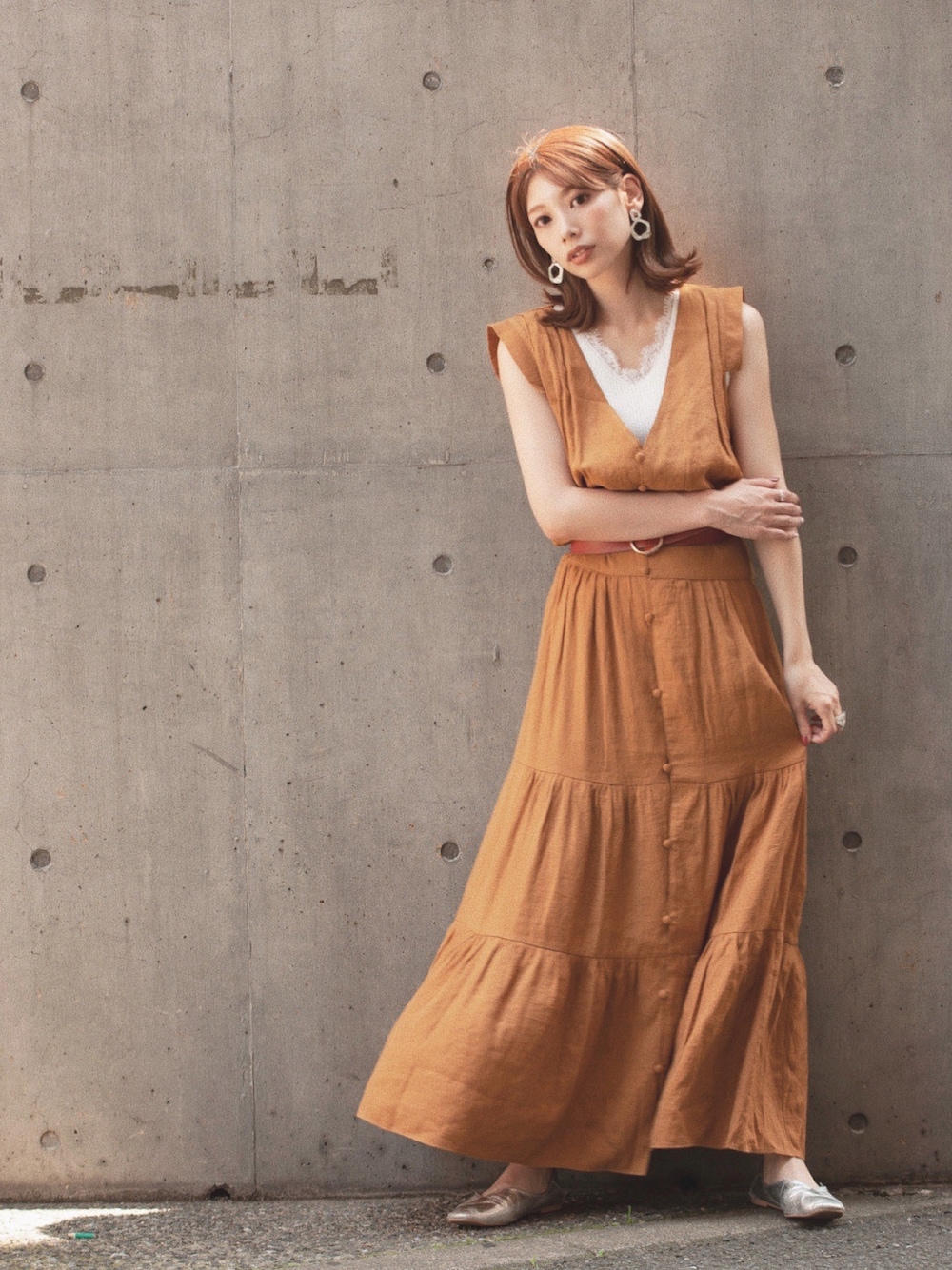 「LAYMEE、キャメル、リブタンクトップ、ティアードワンピース」｜「LAYMEEのAlamo OP / アラモワンピース（ワンピース、イエロー系）」を使った、ＭＩＣＨＩＲＵさん（レディース・163cm）の夏コーディネートの1枚目の写真