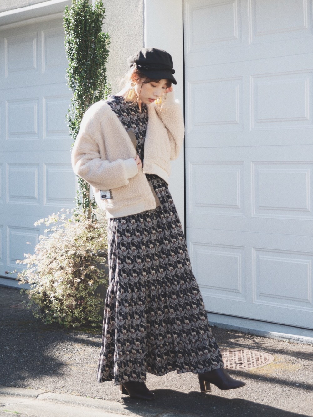 「LAYMEE、ボアジャケット、総柄ワンピース」｜「LAYMEEのFort boa JKT / フォートボアジャケット（MA-1、ホワイト系）」を使った、ＭＩＣＨＩＲＵさん（レディース・162cm）の冬コーディネートの1枚目の写真