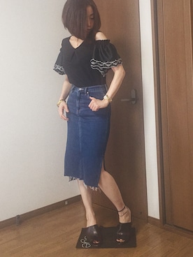 「MAJESTIC LEGON（マジェスティックレゴン）の袖刺繍肩開きプルオーバー（Tシャツ/カットソー、ブラック系）」を使った、みっくすさん（レディース）の夏コーディネート