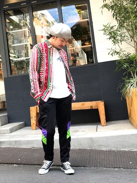 「総柄トップス」｜「アイテム（ハンチング/ベレー帽）」を使った、はらださん（メンズ・172cm）の春コーディネート