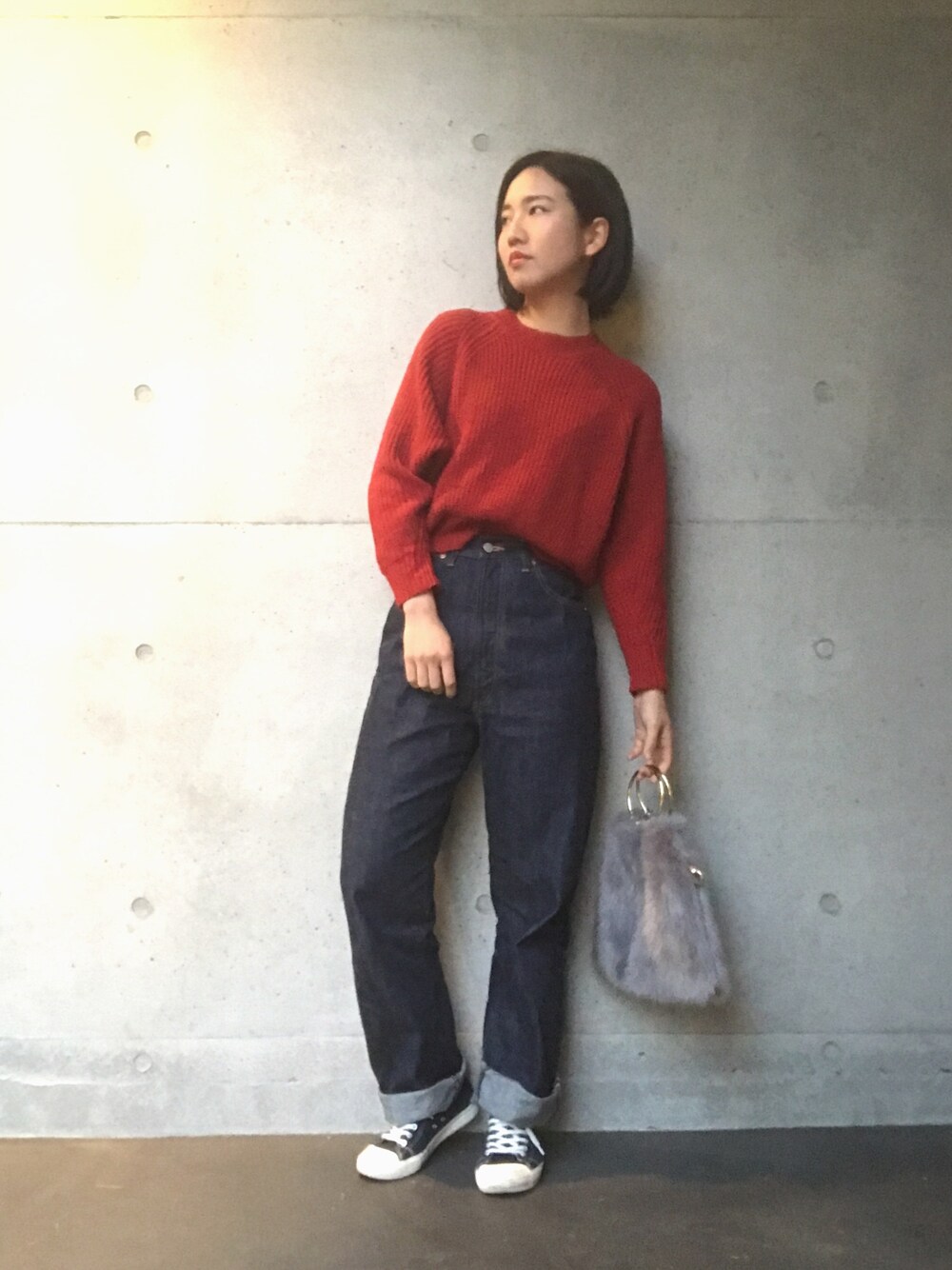 「カジュアルコーデ、オトナ女子、ootd、クリスマスコーデ、ハイウエストデニム、デニム、618marilyn、デニムパンツ、赤ニット、デニムコーデ」｜「I am I のアイテム（ニット/セーター、レッド系）」を使った、ひらめ。さん（レディース・165cm）の冬コーディネートの1枚目の写真