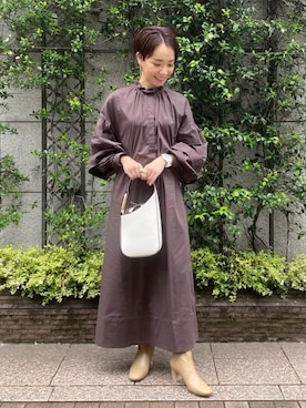 「ユナイテッドアローズ」｜「アイテム（ブーツ）」を使った、伊藤　オデット エ オディール スタッフさん（レディース・152cm）の秋コーディネート