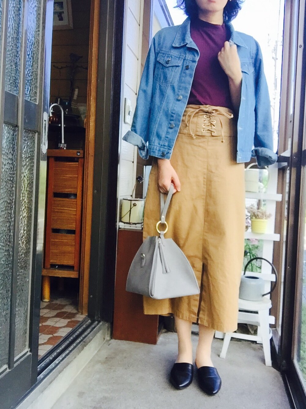 「秋コーデ、大人カジュアル、UNIQLO、ハイウエスト、デニム、プチプラ、タイトスカート、ボルドー、秋のコーデ」｜「GIORDANOの[GIORDANO]デニムＧジャン（デニムジャケット、ブルー系）」を使った、m@さん（レディース・164cm）の秋コーディネートの1枚目の写真